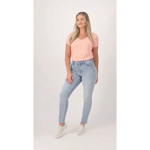 Candace Cameron Bure Petite Pacific Denim Straight Leg Jeans 20WP Blue A519597 - Picture 1 of 8